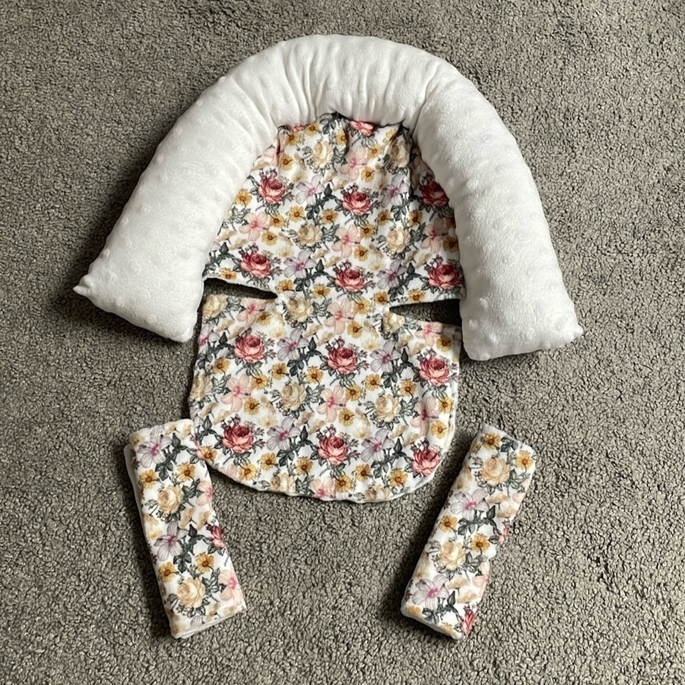 Floral Infant Car Seat Head Rest And Belt Protectors NWOT